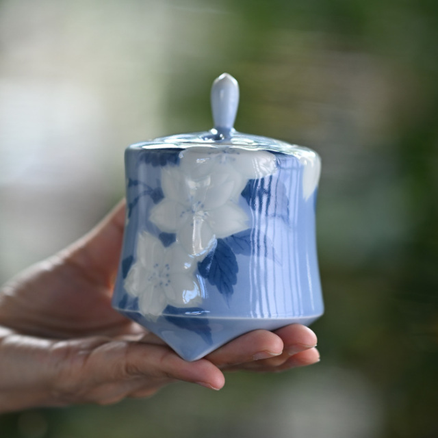 茶道具 | 染付彫香炉「深吉野」(AH-239) 作家「本多亜弥」