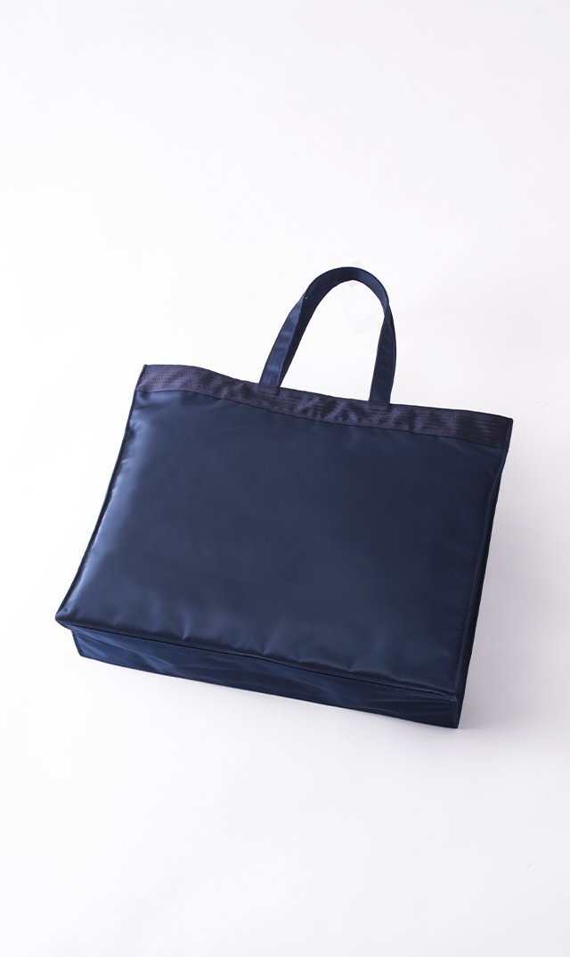 お子様のお教室通いやお受験、学校関係にピッタリのネイビートートバッグ