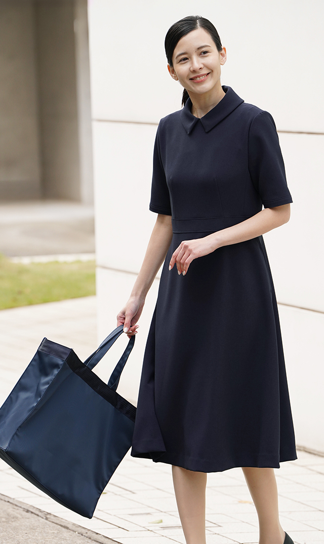 お子様のお教室通いやお受験、学校関係にピッタリのネイビートートバッグ