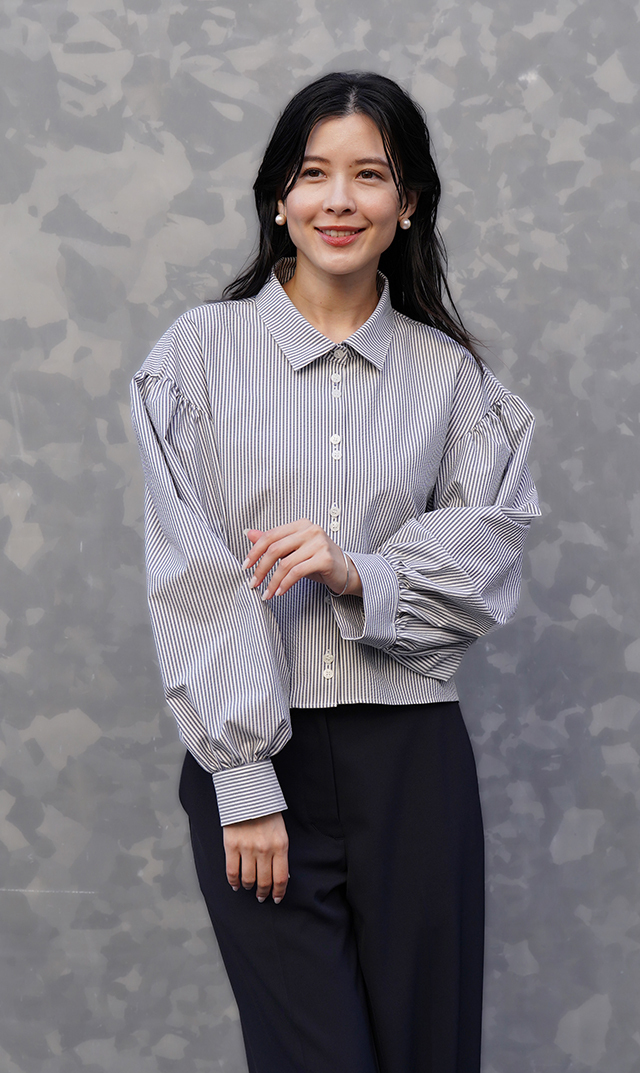 着るだけでサマになるシルエット、女性らしい軽やかさが魅力の