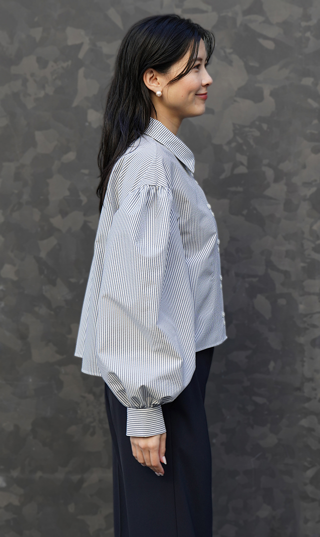 着るだけでサマになるシルエット、女性らしい軽やかさが魅力の