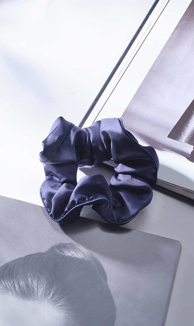 ヴィリーナアクセサリー】サテンシュシュ（ネイビー）