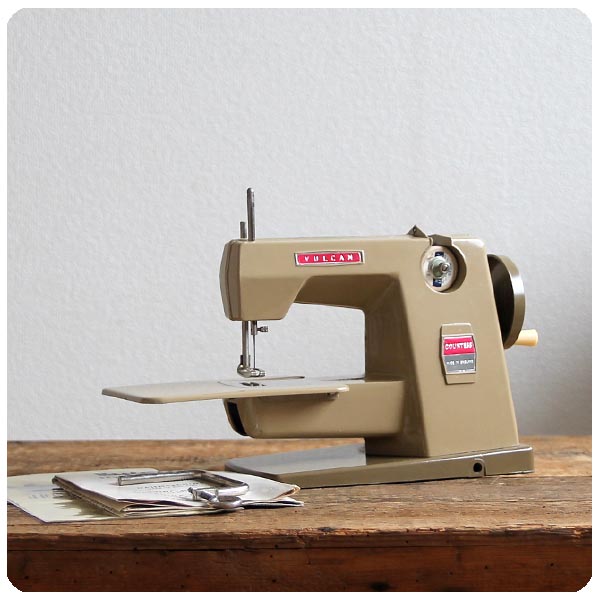 イギリス ビンテージ Vulcan ソーイングマシーン/トイミシン/バルカン