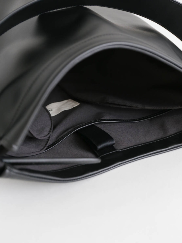 texnh テクネ｜TRIANGLE SHOULDER ブラック