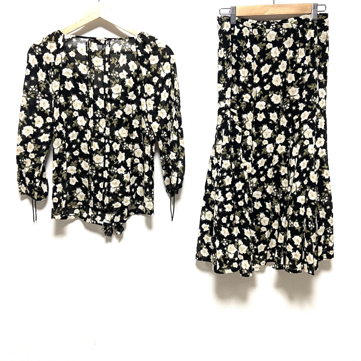 インゲボルグ/スカートセットアップ/黒×アイボリー×マルチ/サイズ