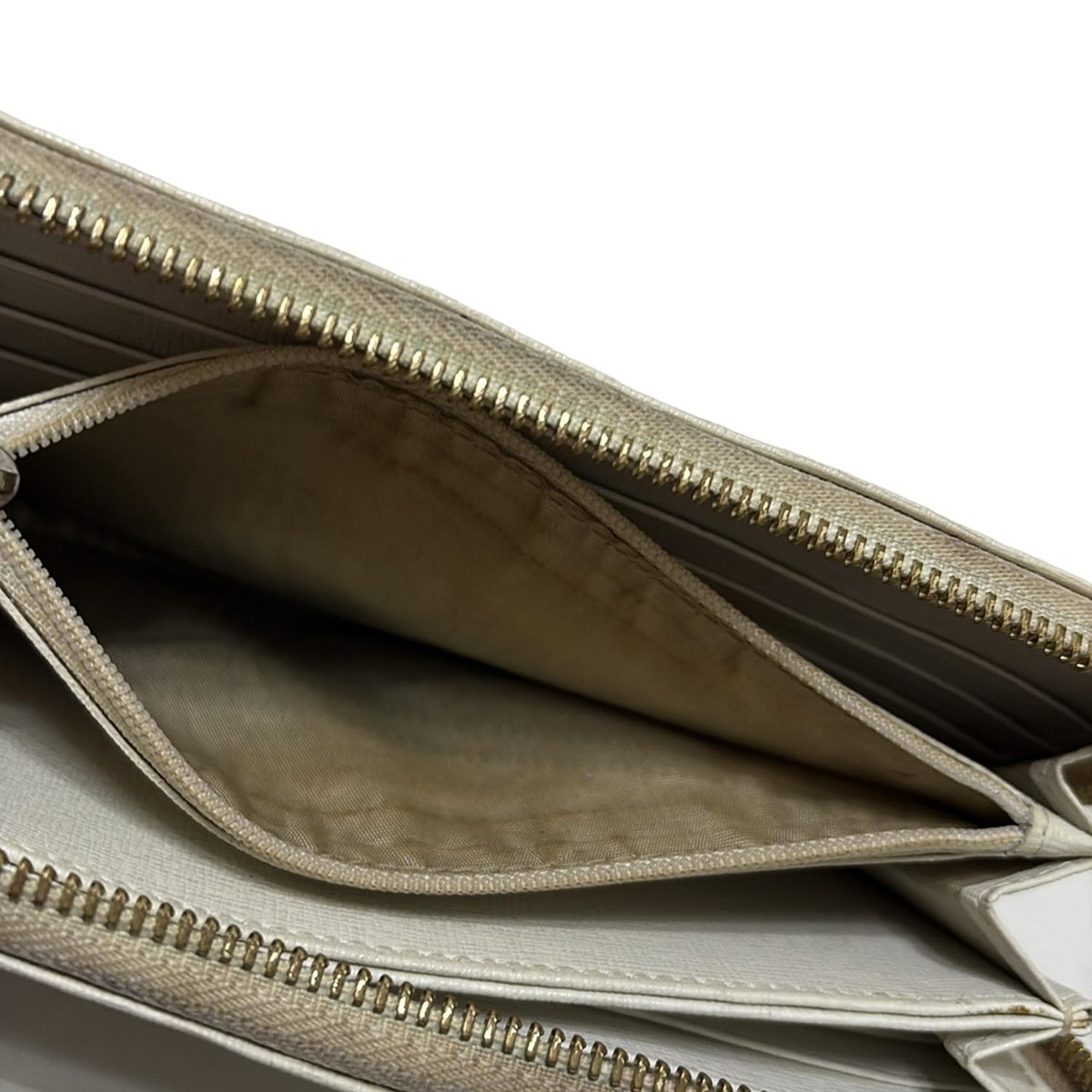 FURLA(フルラ) 長財布 - 白 レザー（19146752）中古｜ブランド通販