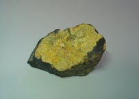 コンゴ産 バンデンブランデアイト ペンダントトップ ラジウム鉱石