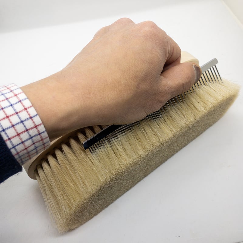 平野刷毛製作所] 洋服ブラシ用お手入れ金クシ | フィボナッチ紳士洋品