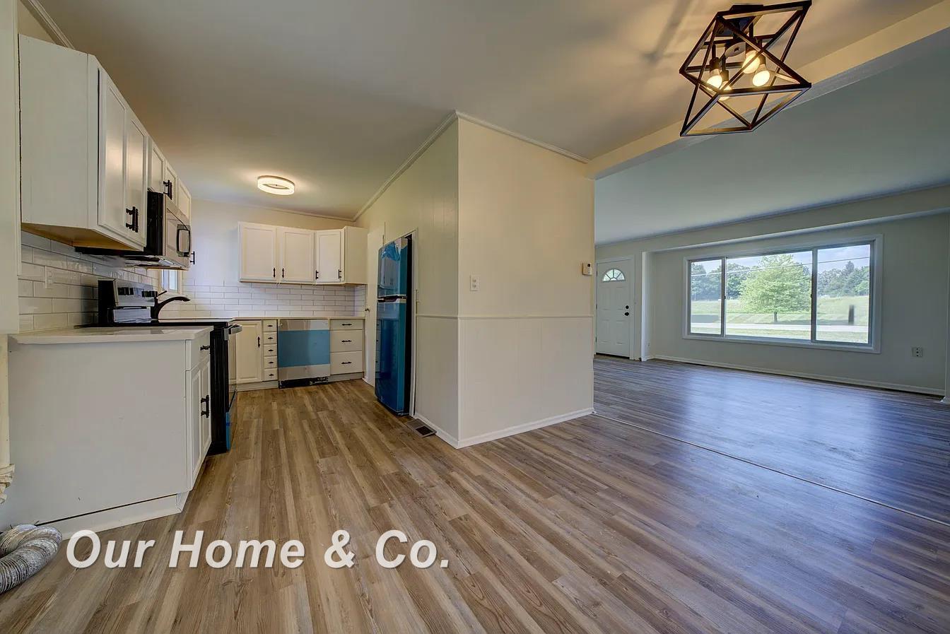 6072 Center, Traverse City, MI 49686 - MLS# 50198319 - Coldwell Banker