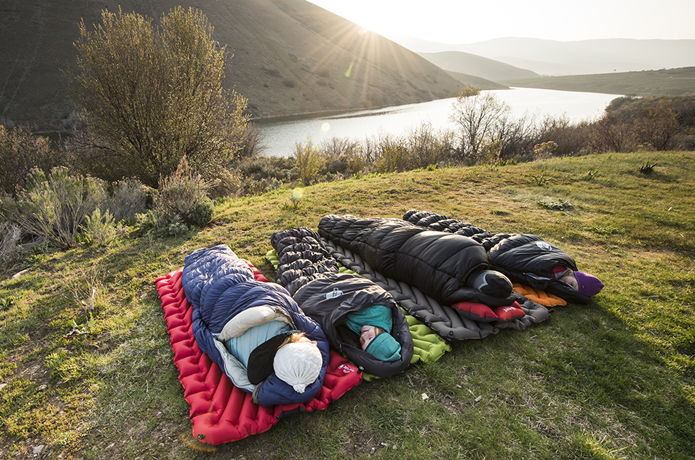 この冬は断熱構造の「KLYMIT」スリーピングマットで快眠【アウトドア