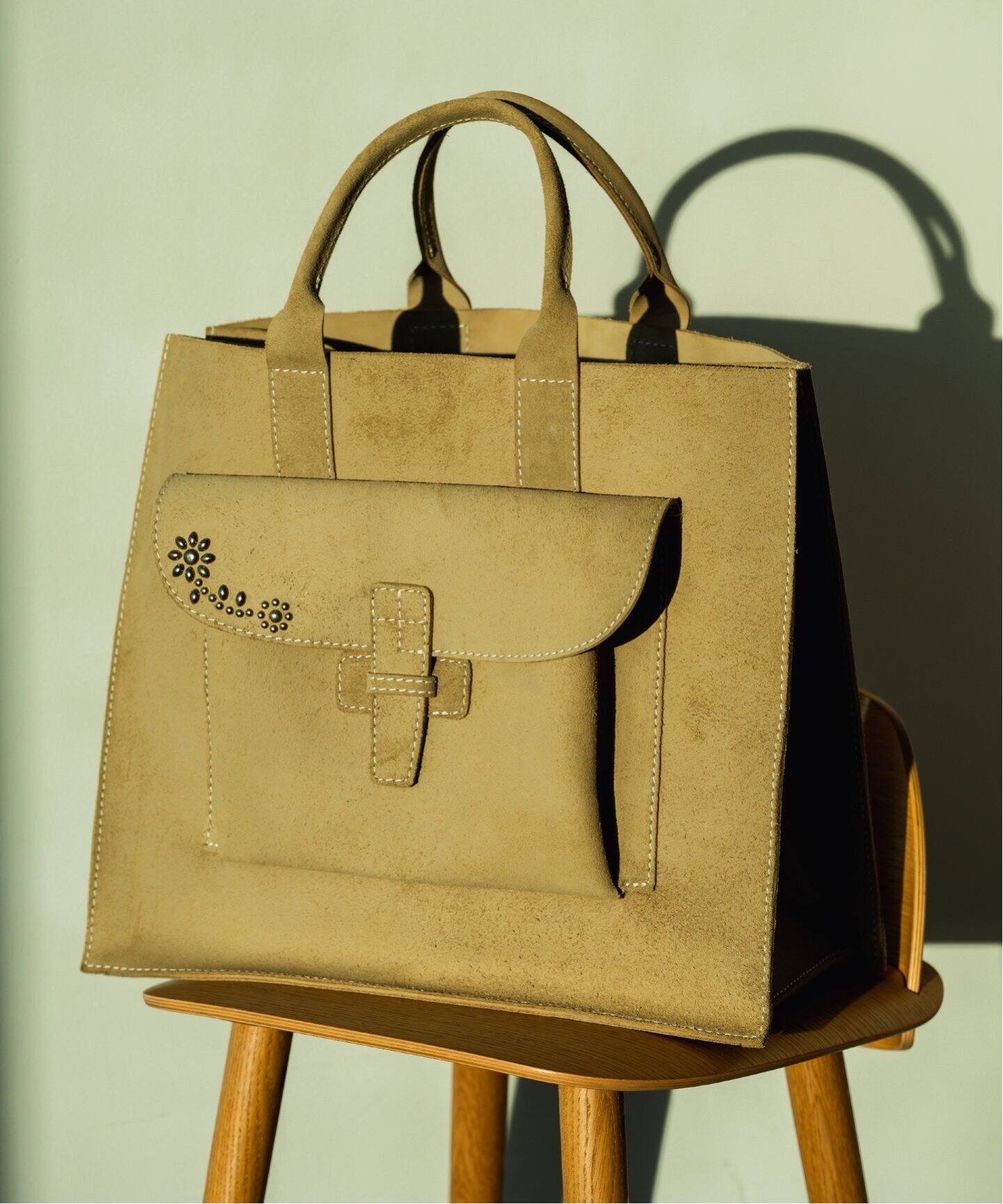 AGNES BADDOO & HTC 】別注 