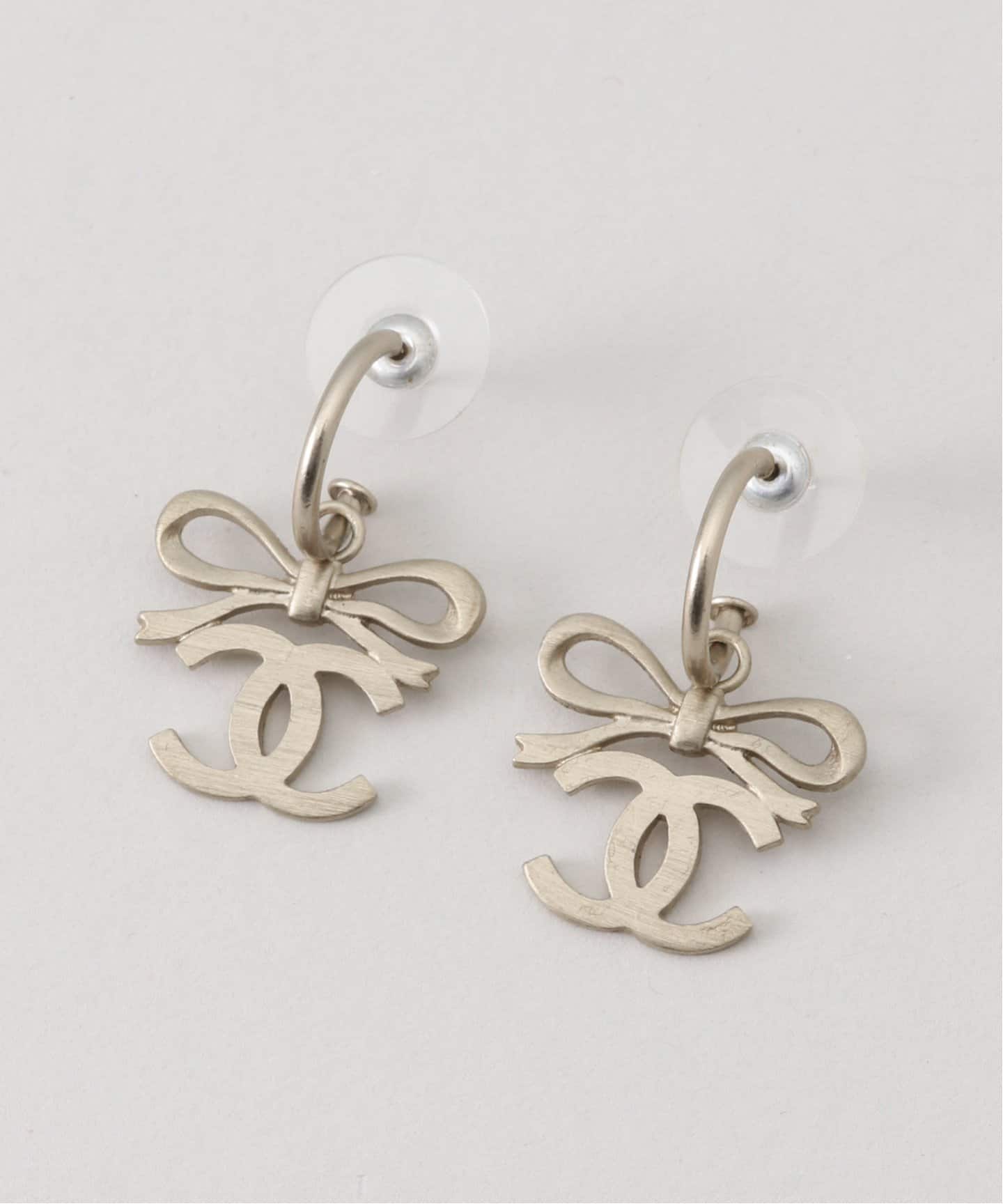 VINTAGE CHANEL/シャネル】Pierce hoop logo ribbon(両耳)（ピアス（両