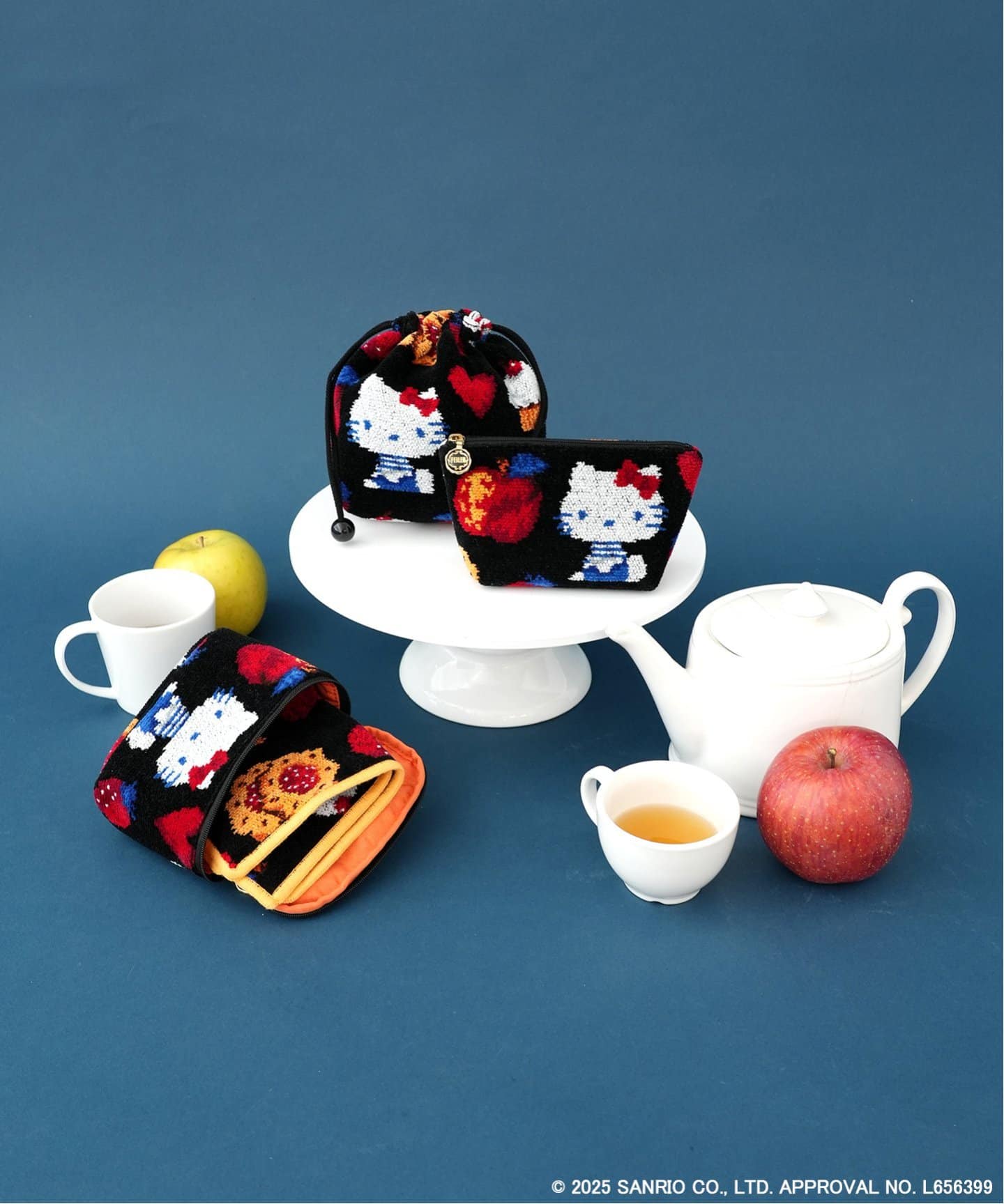 FEILER/フェイラー 別注 DLICIEUX HELLO KITTY 25*25（ハンカチ