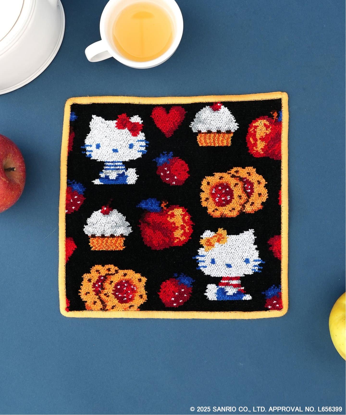 FEILER/フェイラー 別注 DLICIEUX HELLO KITTY 25*25（ハンカチ