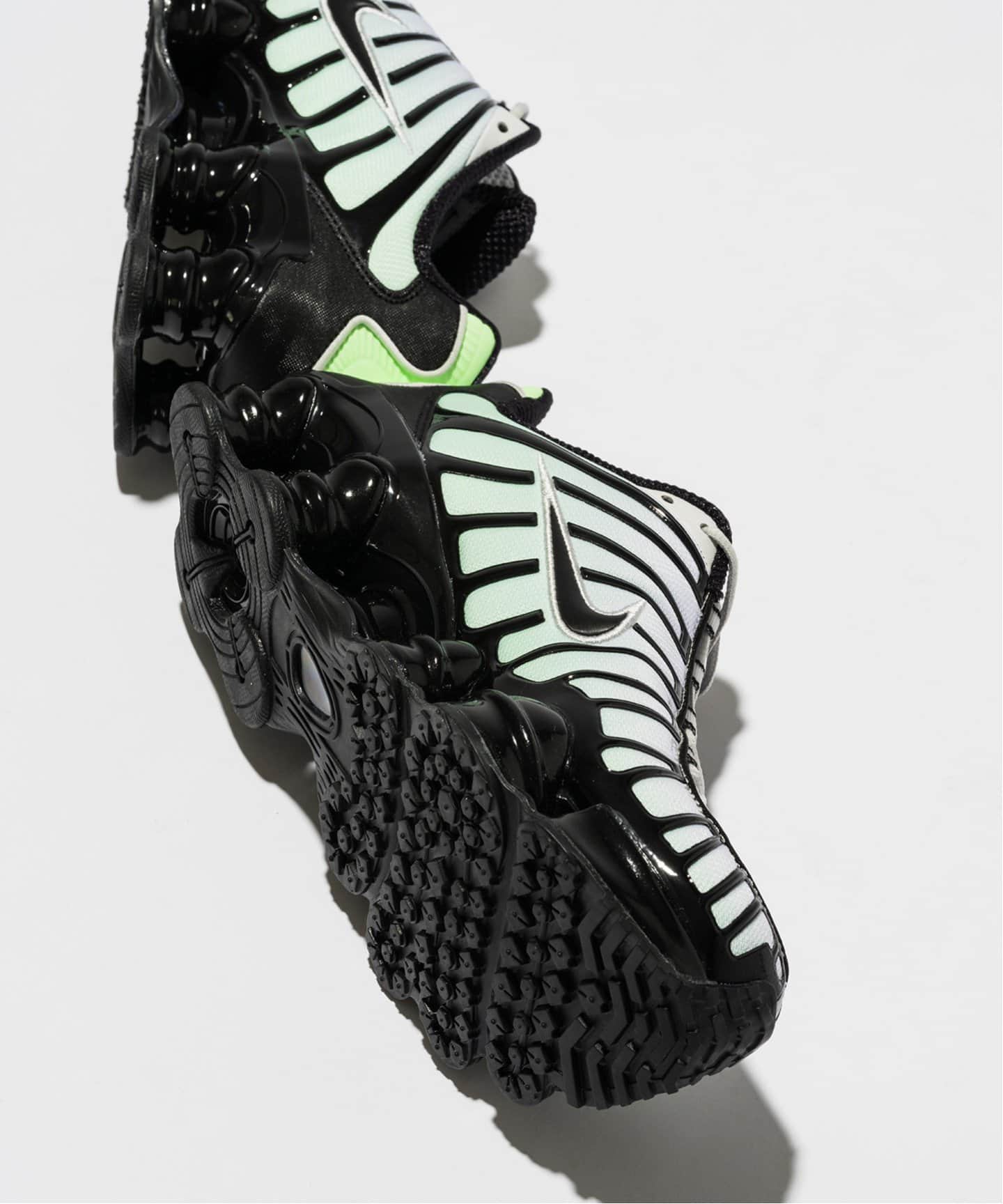 NIKE SHOX TL AV3595-300（スニーカー）｜HERRINGBONE（ヘリンボーン