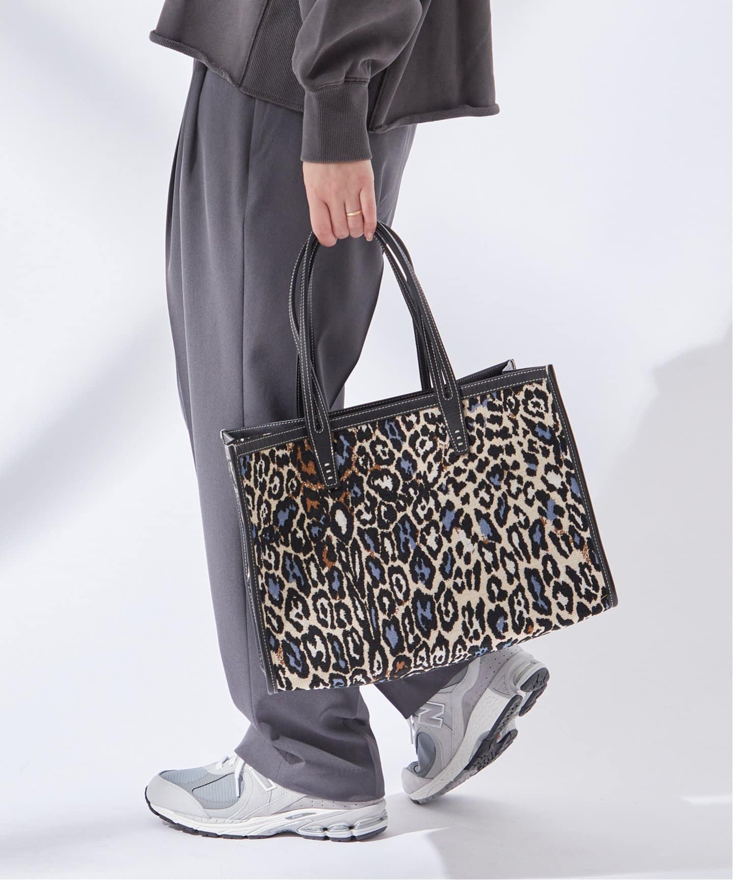 A VACATION/ア ヴァケーション】CLUB BAG LEOPARD/A：トートバッグ