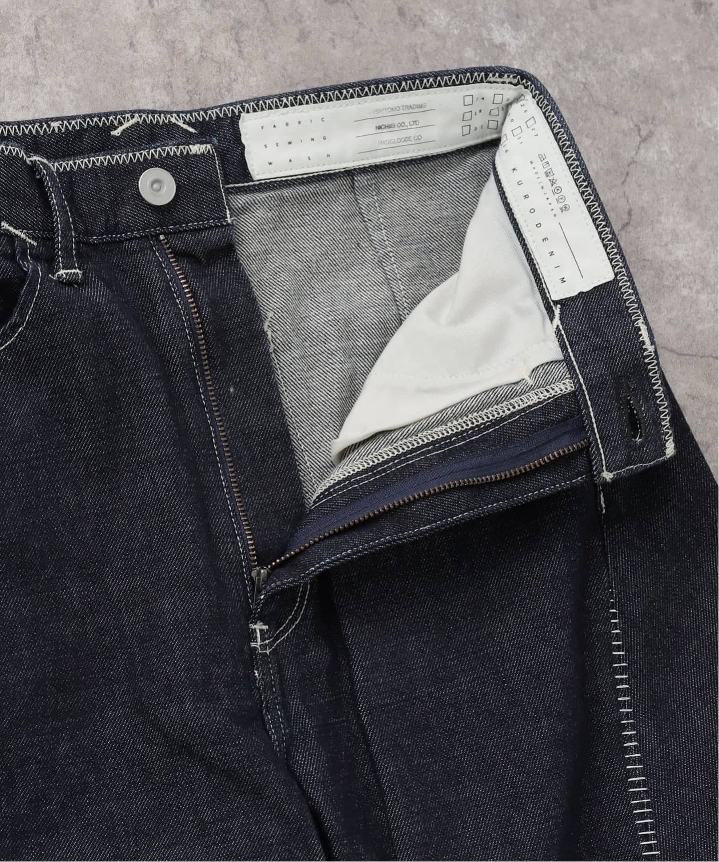 KURO THREE DIMENSIONAL CUTTING DENIM LAD 964228（デニムパンツ