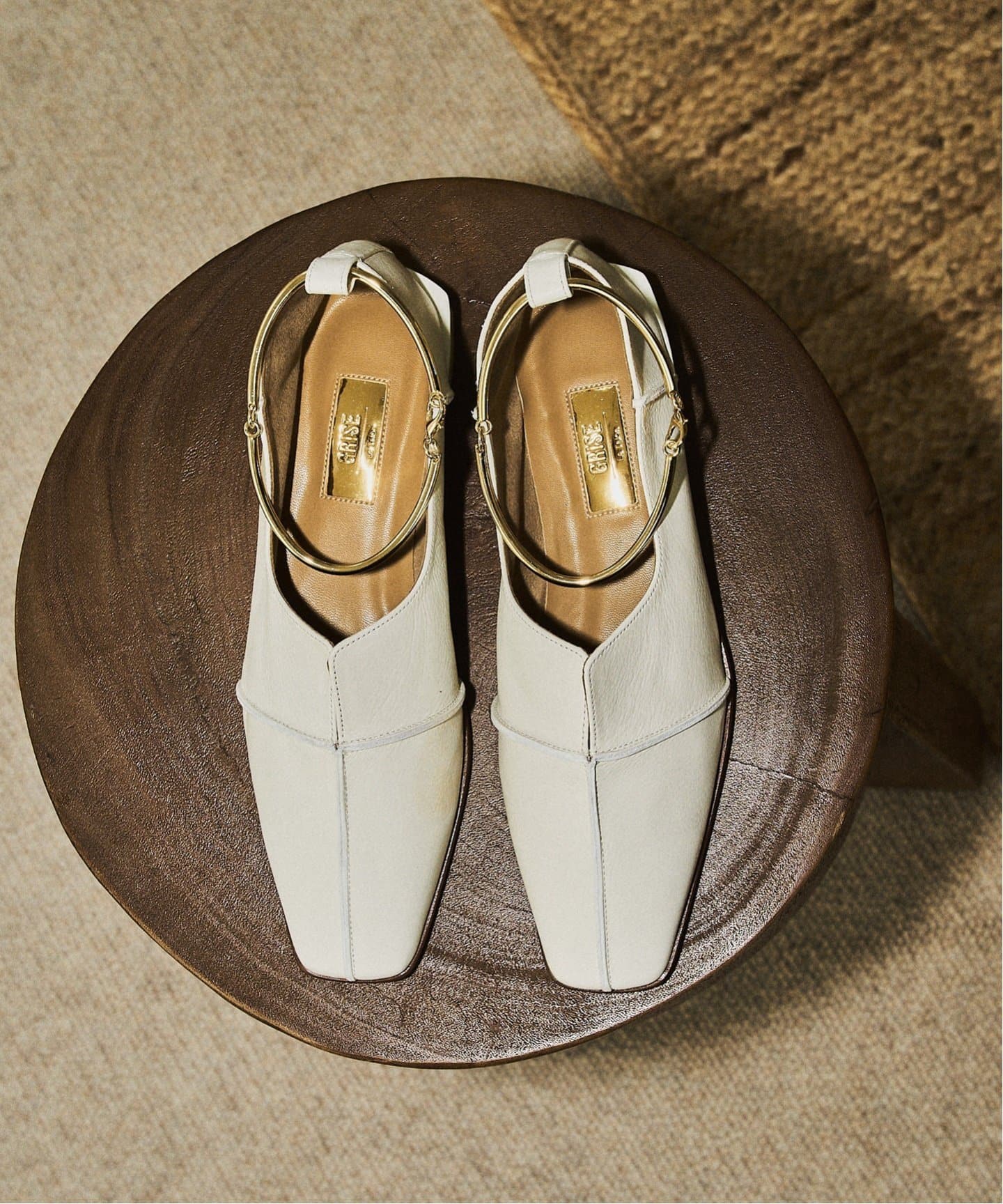 追加》GRISEレザースクエアクロスシームアンクルフラット（フラット