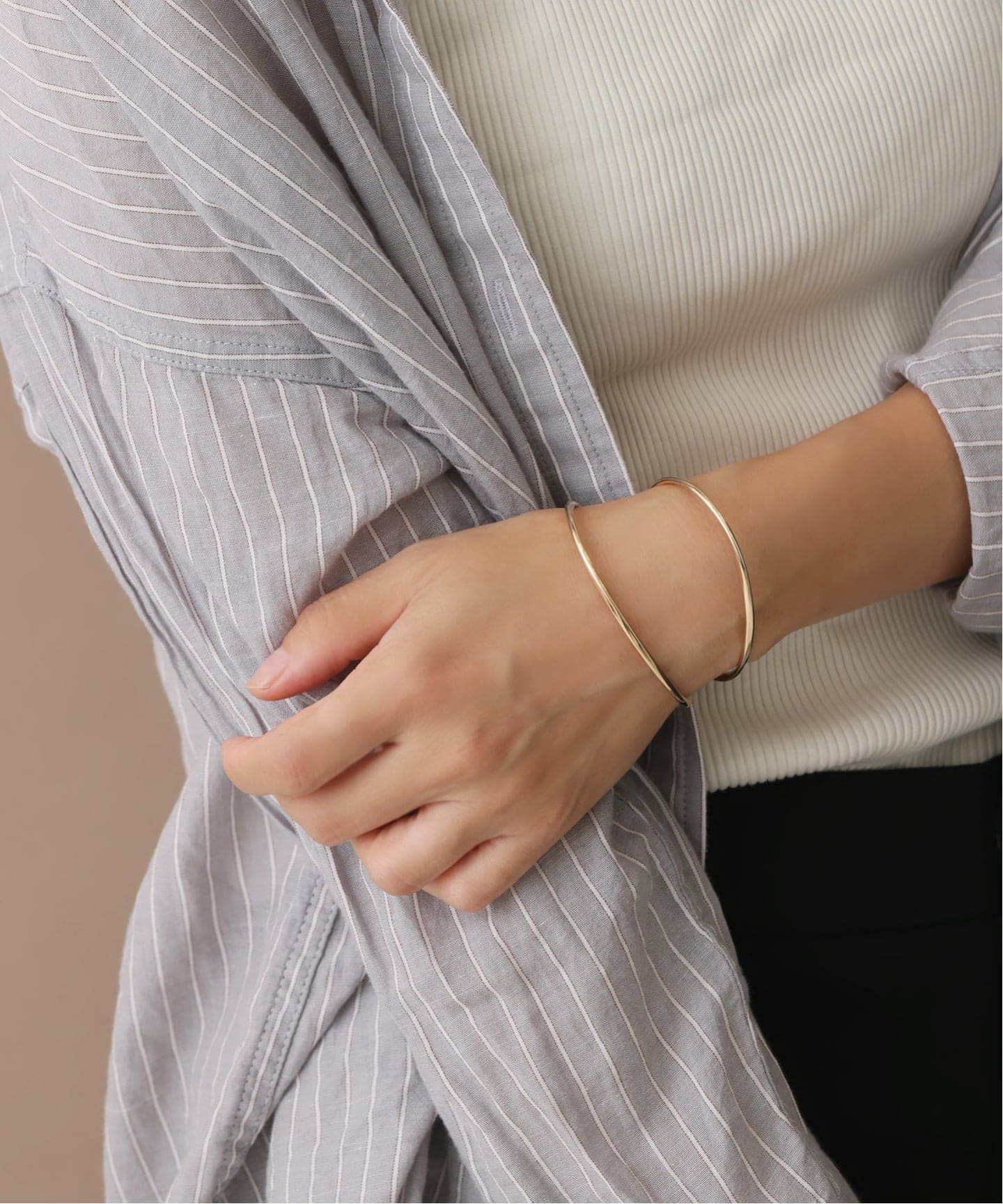 予約》2.5パイプC型バングル K10（ブレスレット・バングル）｜Lilas