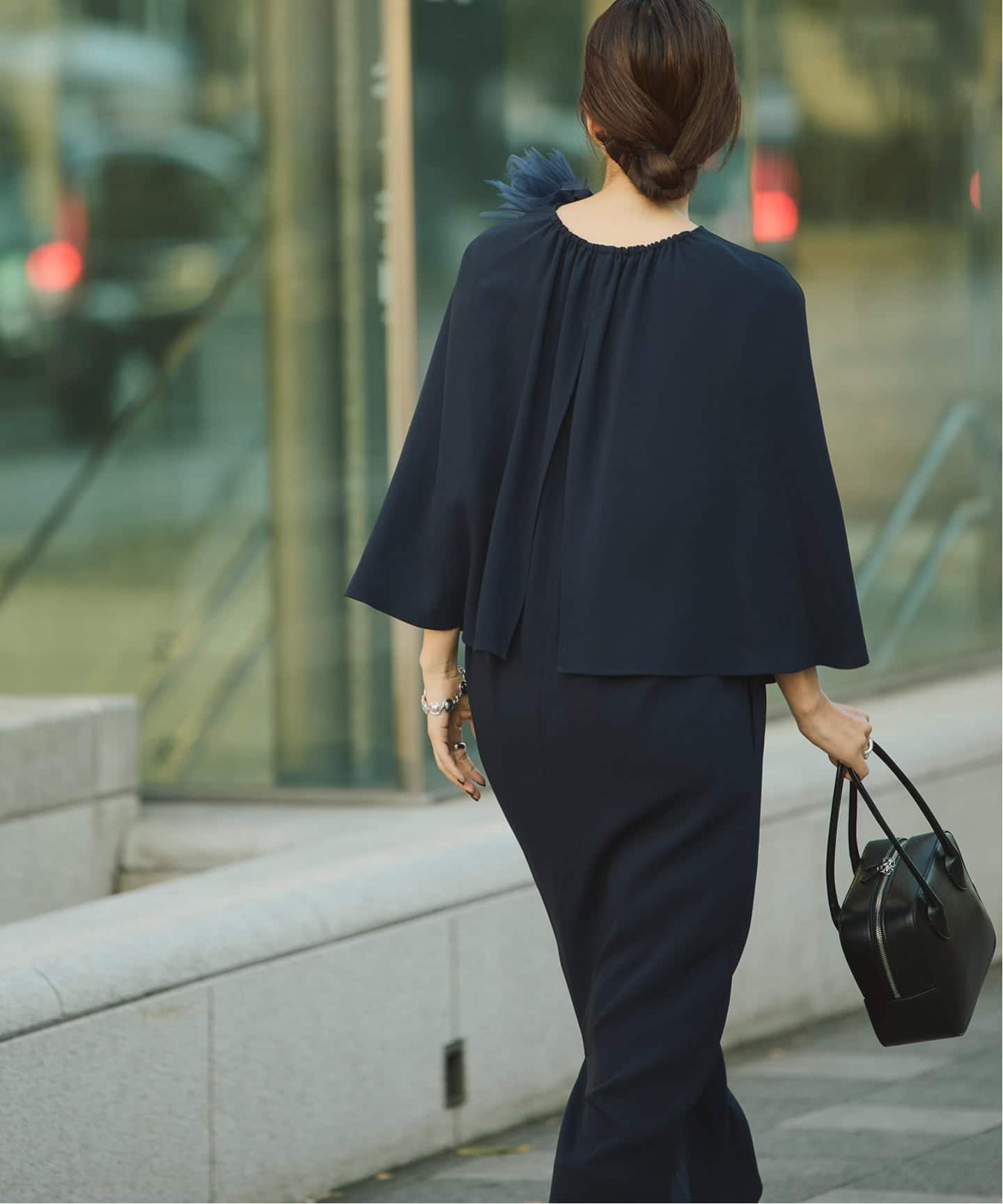 ACEPOLYバックサテンケープ風ワンピース（ワンピース）｜VERMEIL par