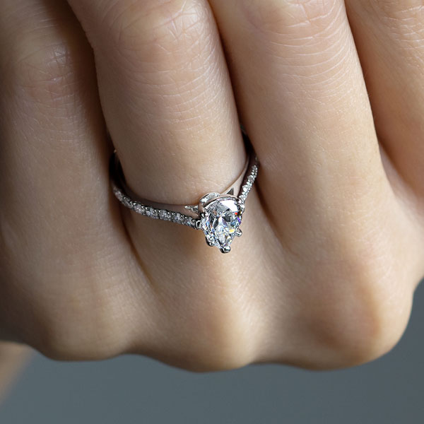 PT950 プレイズ ペアシェイプ ダイヤモンド エタニティタイプ リング