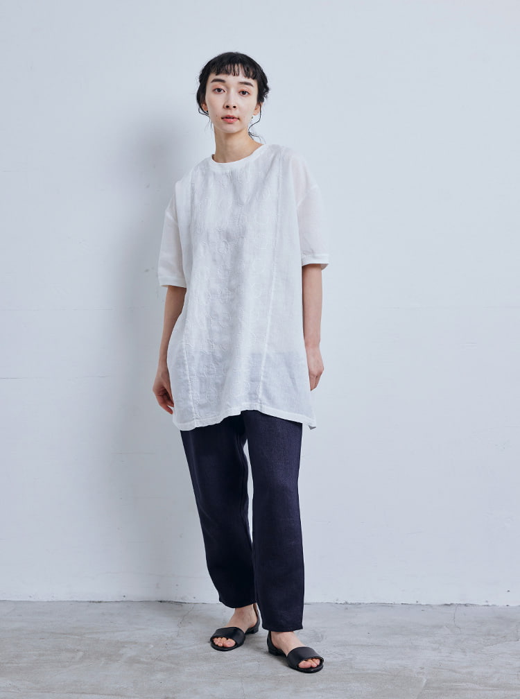 格子と丸紋刺繍の麻布Tシャツチュニック｜工芸・暮らし・贈りもの