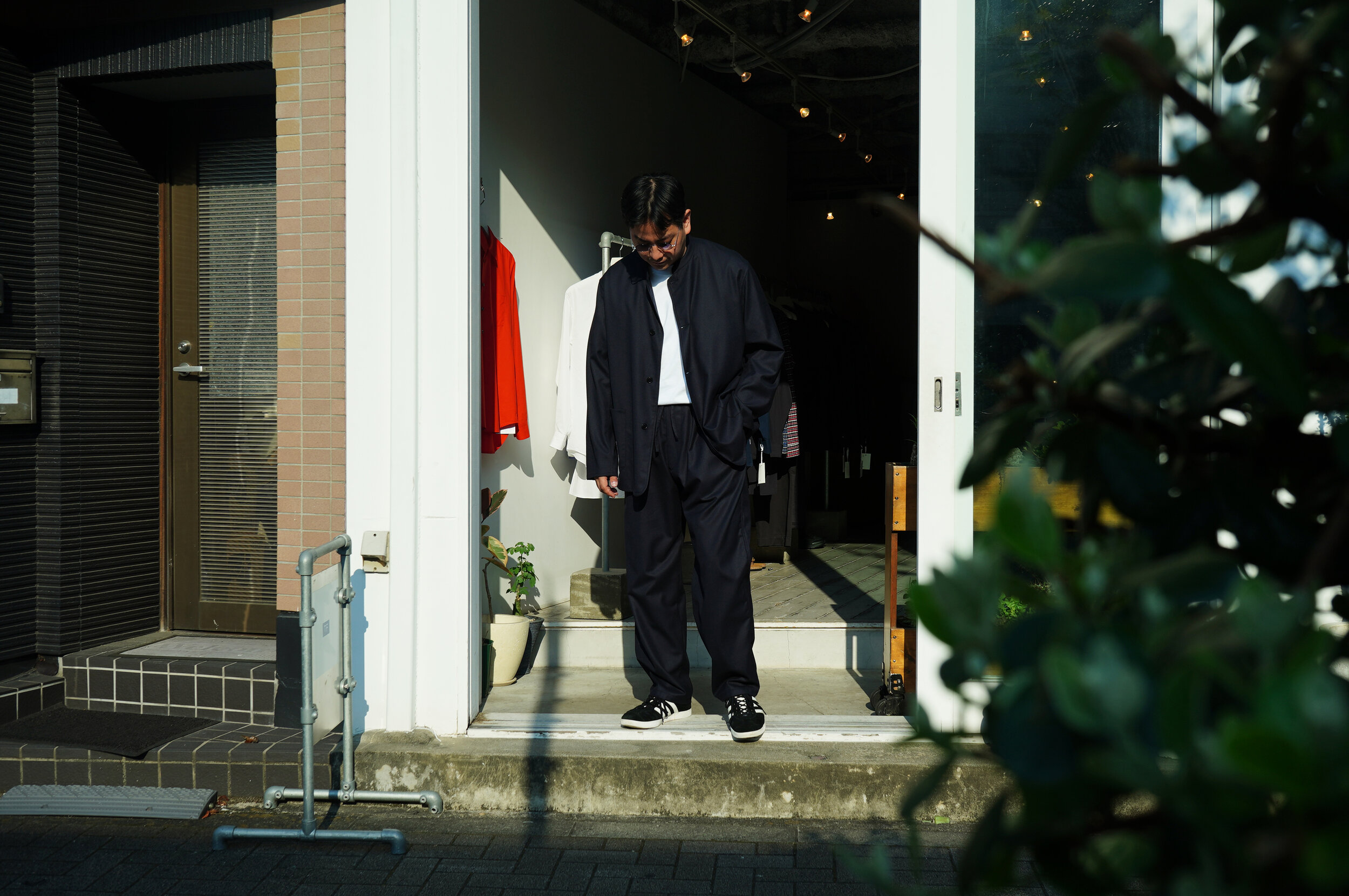 COMOLI ウールフラノ スタンドカラージャケット & ドローストリング