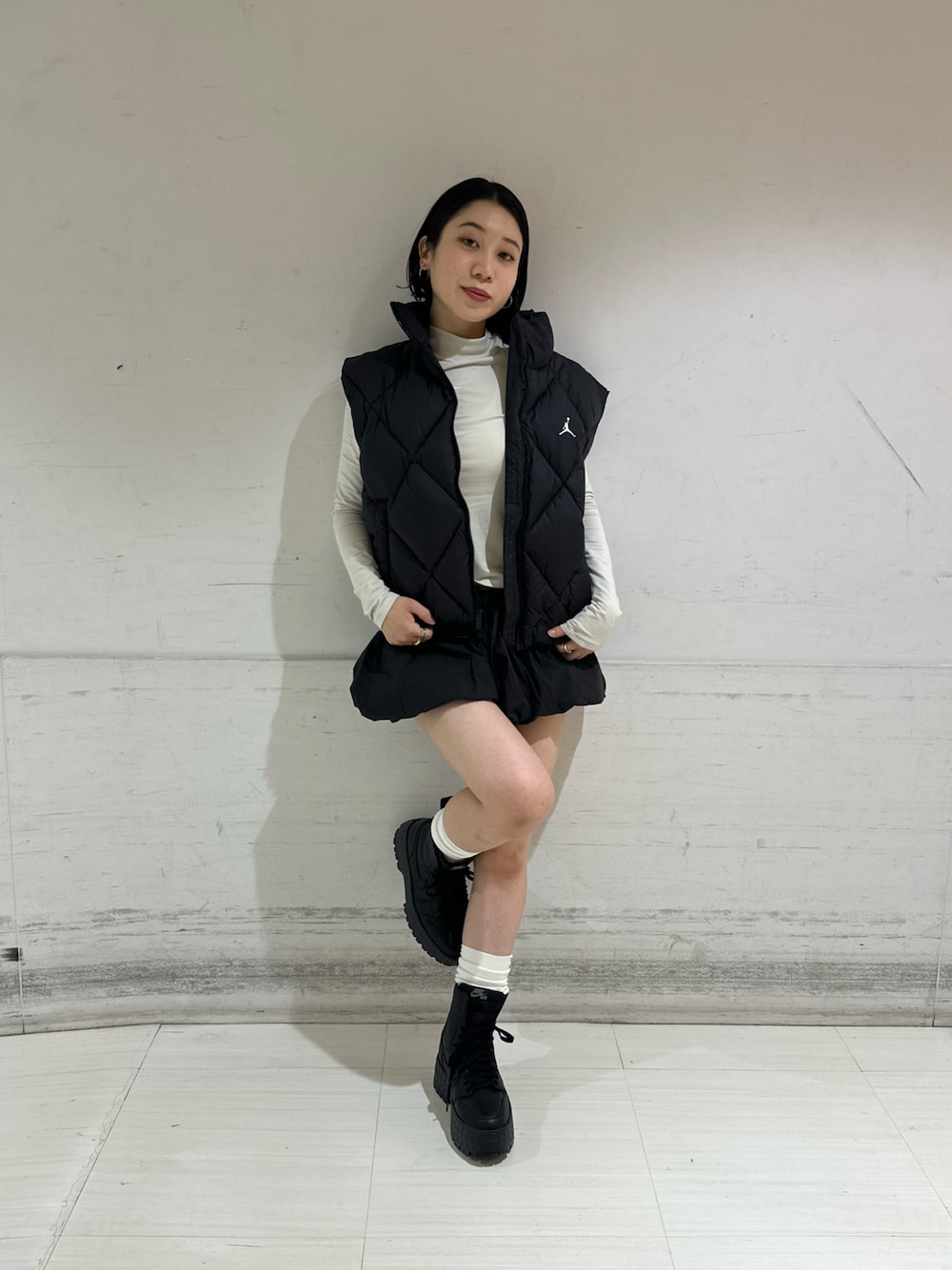 JORDAN BRANDのダウンベストを使った人気ファッションコーディネート