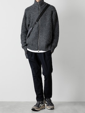 ニット/セーター（グレー系）を使った「ドライバーズニット」のメンズ