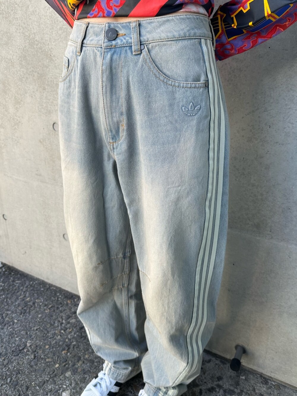 Adilenium シーズン 3 バナナフィット ウォッシュドデニムパンツ