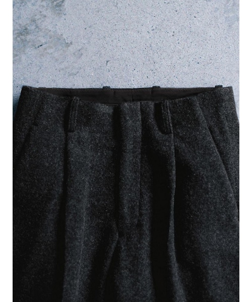 LIDNM（リドム）の「WOOL FLEECE SLACKS（スラックス）」 - WEAR