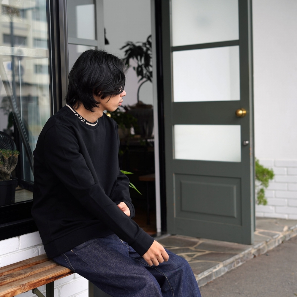 さりげない首元のアクセント / A.P.C | 1989 Men's Blog