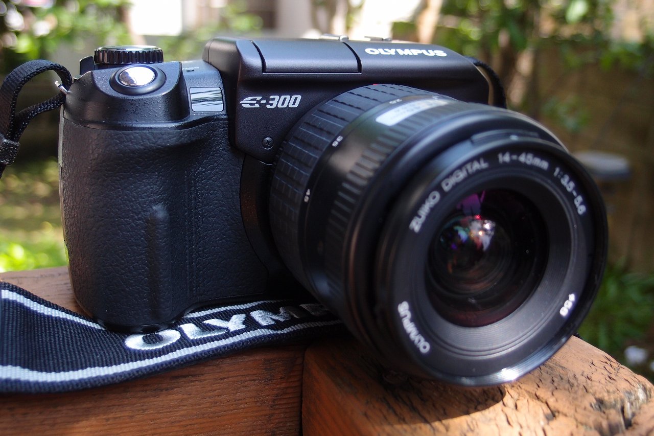 コダックブルーの「OLYMPUS E-300」をゲット | noguchan's blog