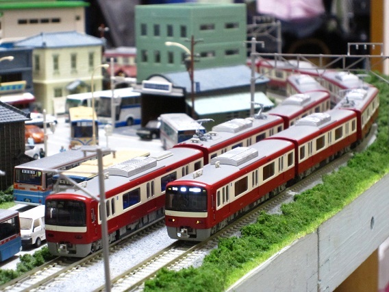 マイクロエース 京急600形 ｼﾝｸﾞﾙｱｰﾑﾊﾟﾝﾀ8両と4両我が家鉄道に入線