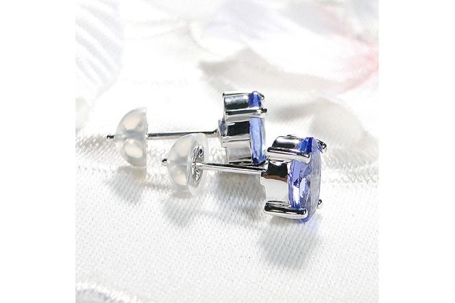 一粒ピアス プラチナ PT900 天然タンザナイト オーバル 大粒 2.3ct