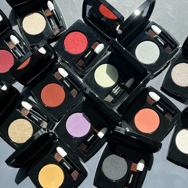 シャネルの3つの質感を楽しめる新アイシャドウを全色スウォッチ！ 人気