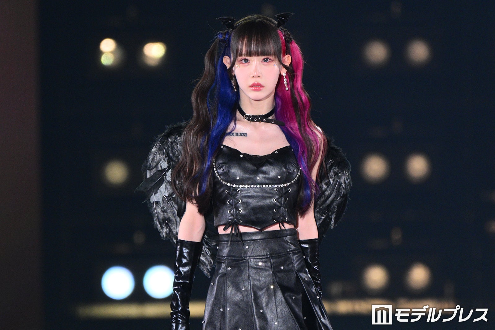 ゆりにゃ、堕天使風レザールックで圧巻オーラ 抜群スタイル際立つ【関