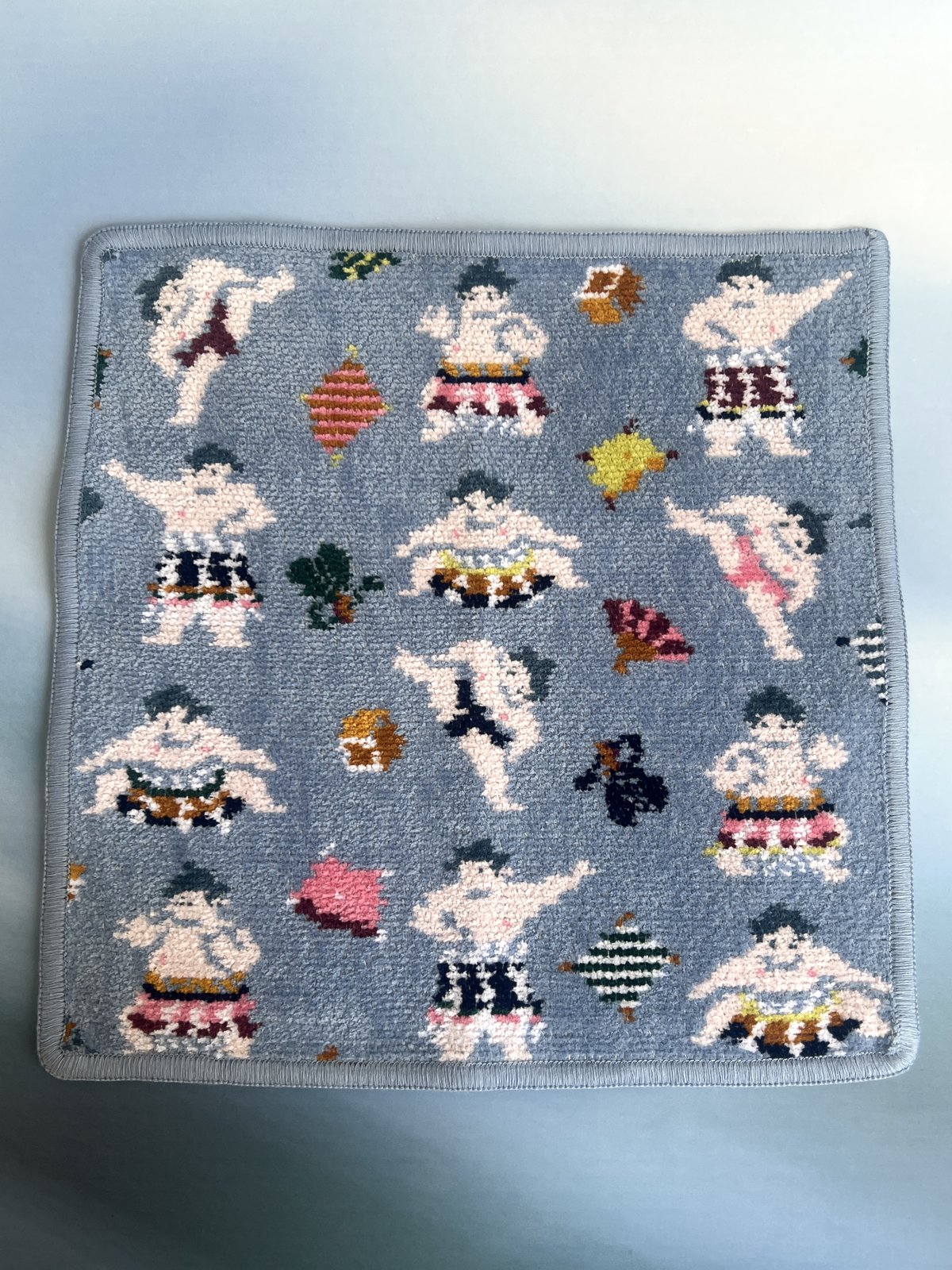 フェイラー】【近沢レース店】お寿司とお相撲の和柄ハンカチに胸キュン