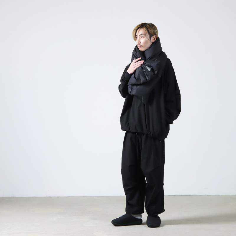 and wander (アンドワンダー) ripstop down muffler / リップストップ