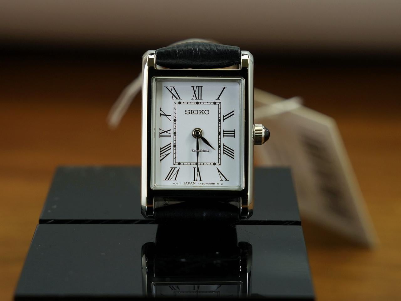 Seiko SWR053 Quartz Essentials - Water Resistant with Stainles