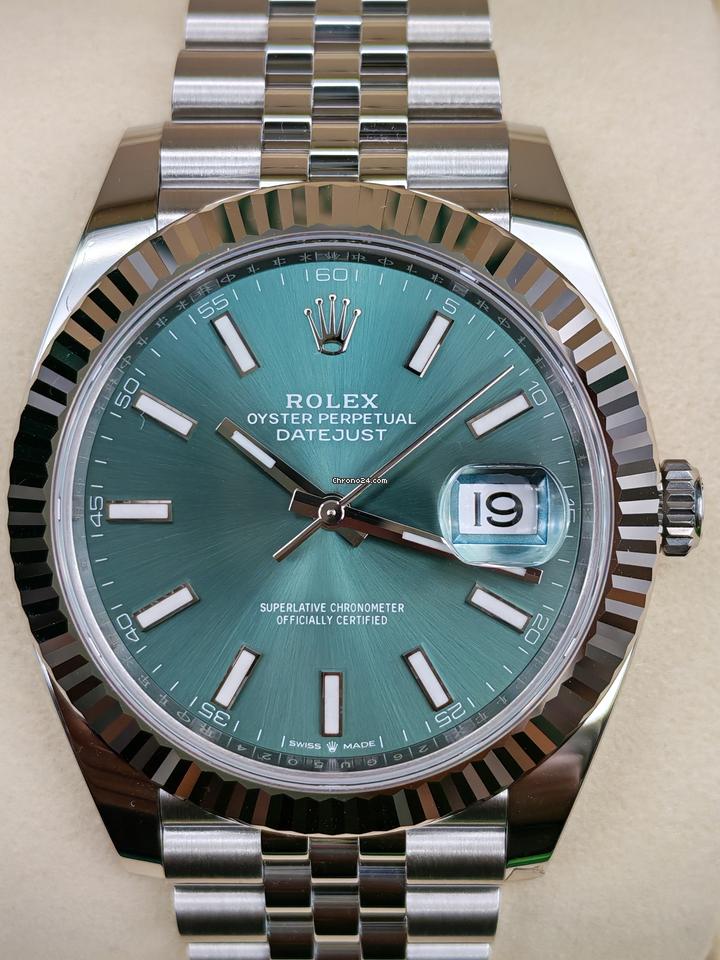 Vendesi Rolex Datejust 41 Unworn, full set per 14.620 € da un