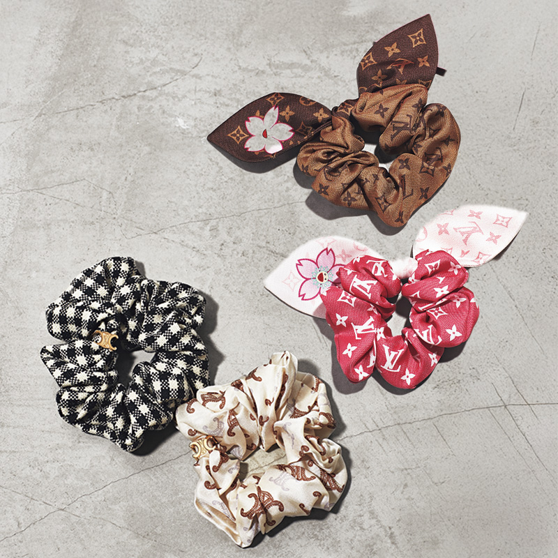 ルイ・ヴィトン、セリーヌ】ブランドの『シュシュ』が最強！可愛く盛