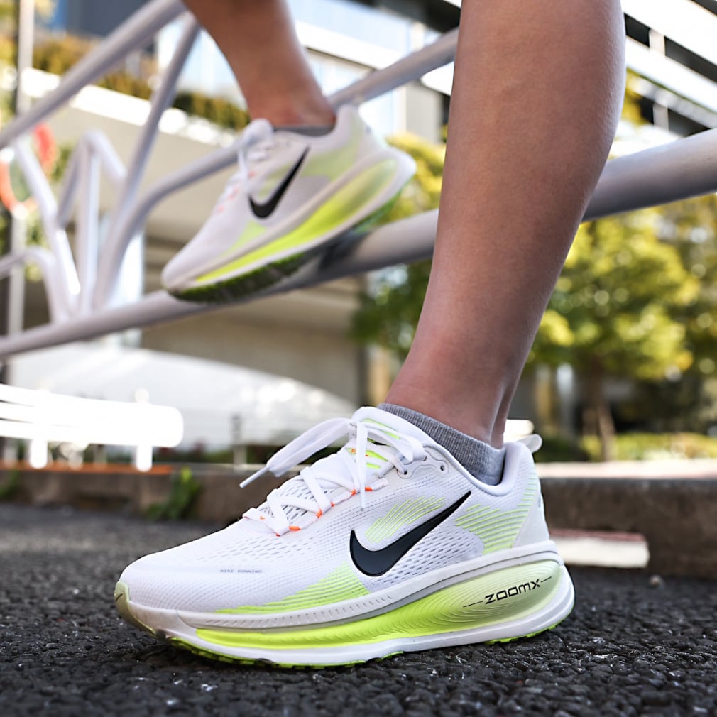 ナイキ スポーツデポ・アルペン限定カラー VOMERO 18 ズーム ボメロ 18