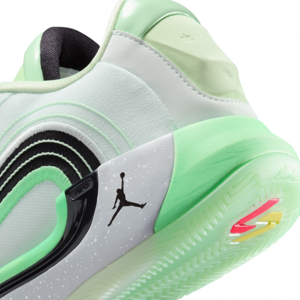 ジョーダン ルカ 4 PF スペースナビゲーター HF0824-300 ルカ