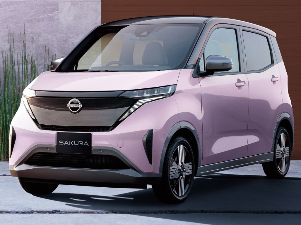 日産「サクラ」一部仕様向上で利便性アップ！2トーンカラーの新色も