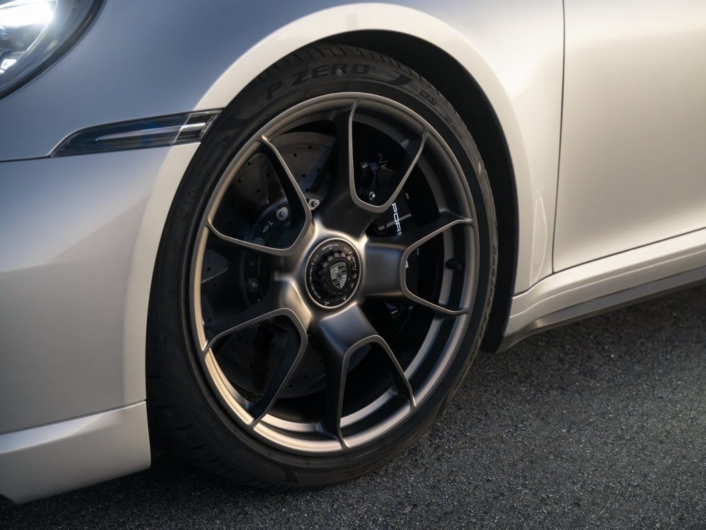 ポルシェ「911ターボ50イヤーズ」50年の歴史を凝縮 世界1974台の限定