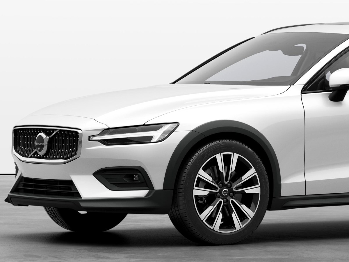 V60（ボルボ）クロスカントリー B5 AWD プロ（2021年8月