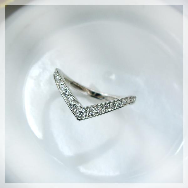 完全無色透明Fカラー】pt900 pt950【0.24ct】V字 フチ有 ダイヤモンド