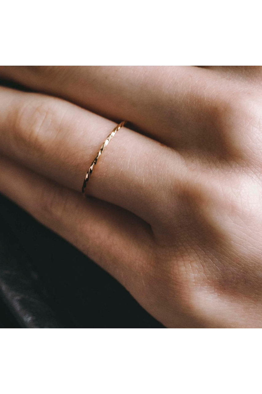 les bonbon(ル ボンボン)｜twist リング/ゴールド の通販｜ELLESHOP