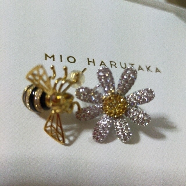 mio harutaka ミオハルタカ マーガレット 蜂 ピアス ダイヤモンドの